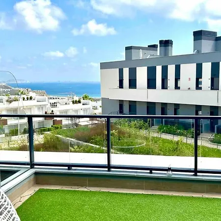 13 Iconic Vista Playa *