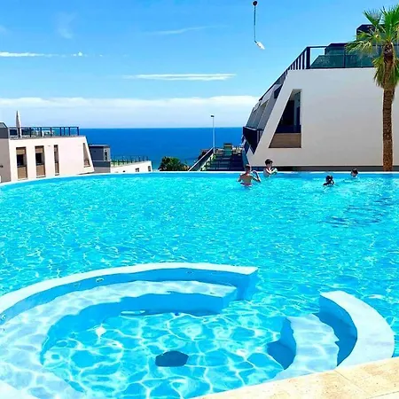 13 Iconic Vista Playa Apartment *