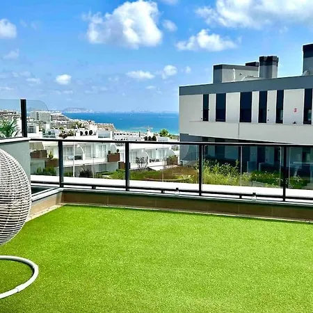 13 Iconic Vista Playa *